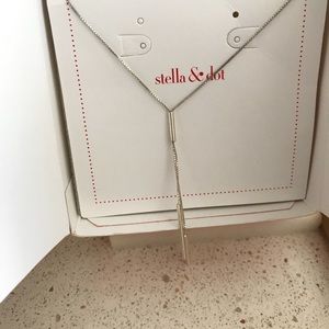Stella & Dot Lariat Pendant. Silver. 18 inch